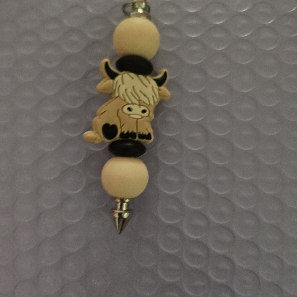Highland Cow Cute Animal Keychain with Cream and Black Beads